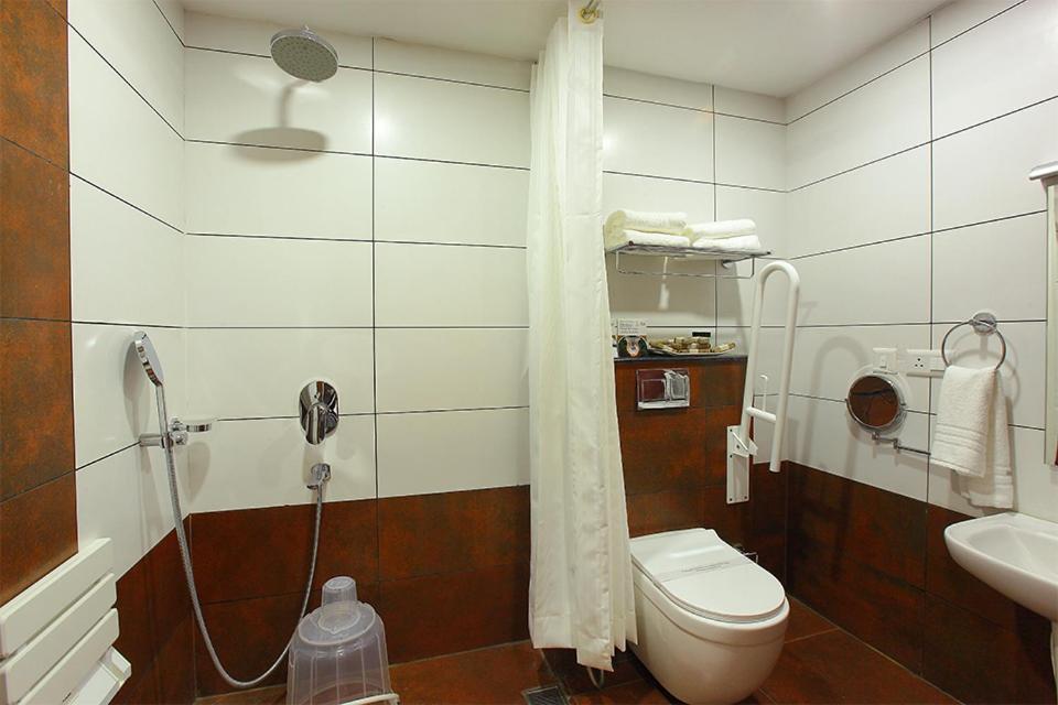 Deluxe King Suite
