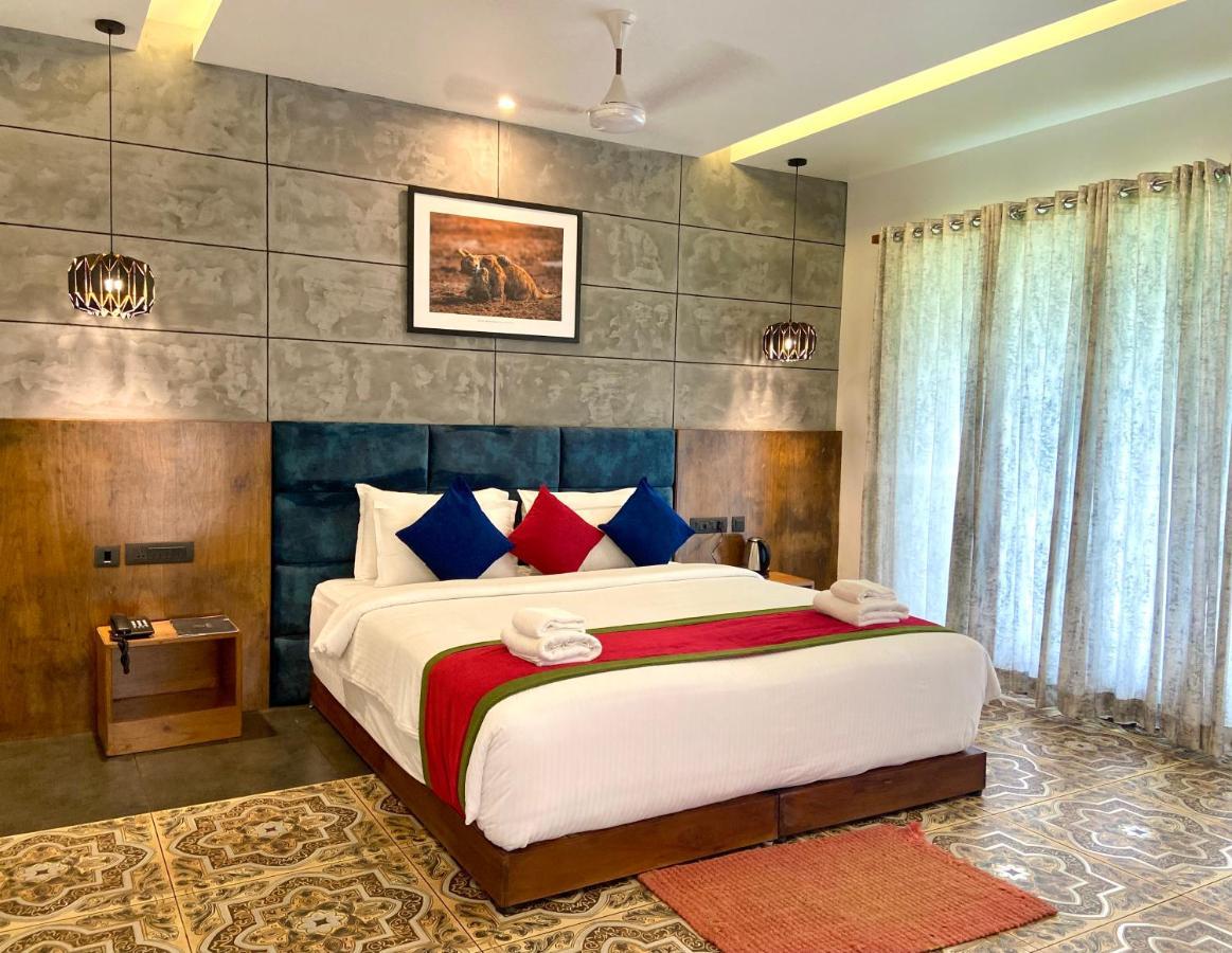 Honeymoon Cottage with Jacuzzi with Evening Hi-Tea Complimentary