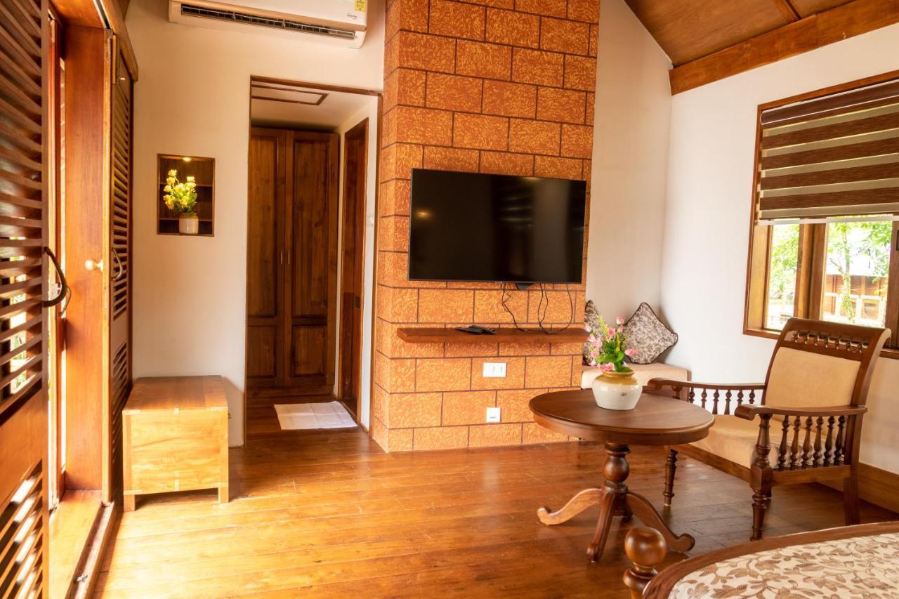 Queen Room with Garden View