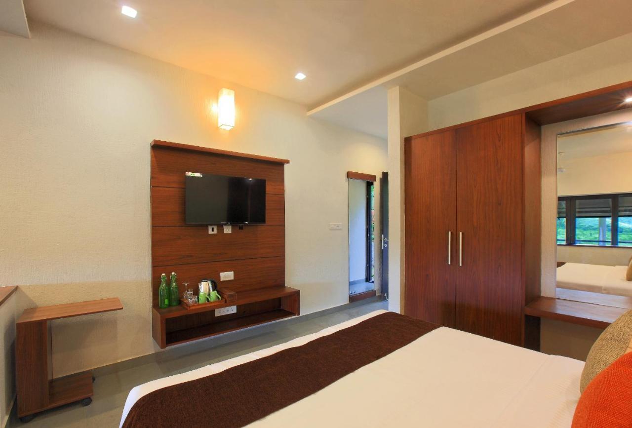 King Room with Balcony