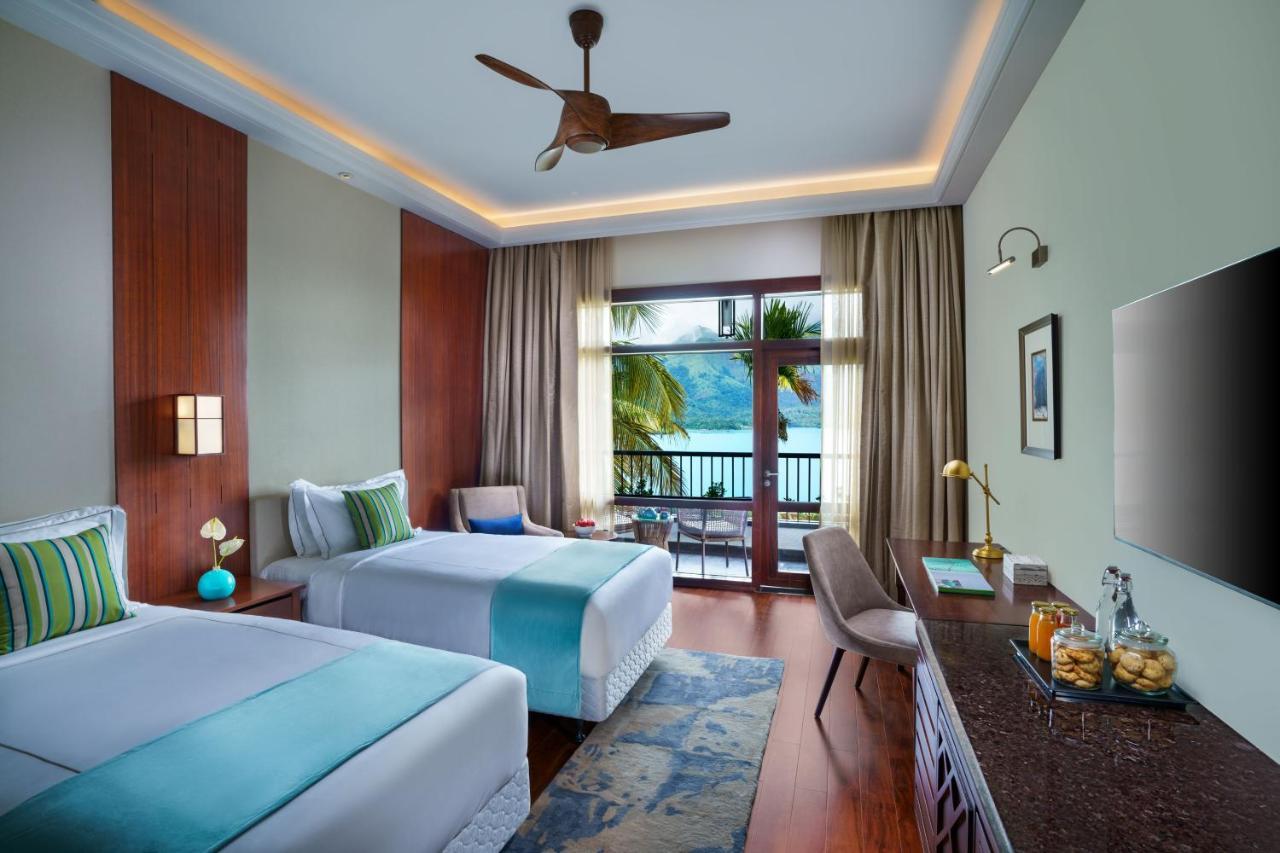 Luxury Room Lake View Balcony Twin Bed