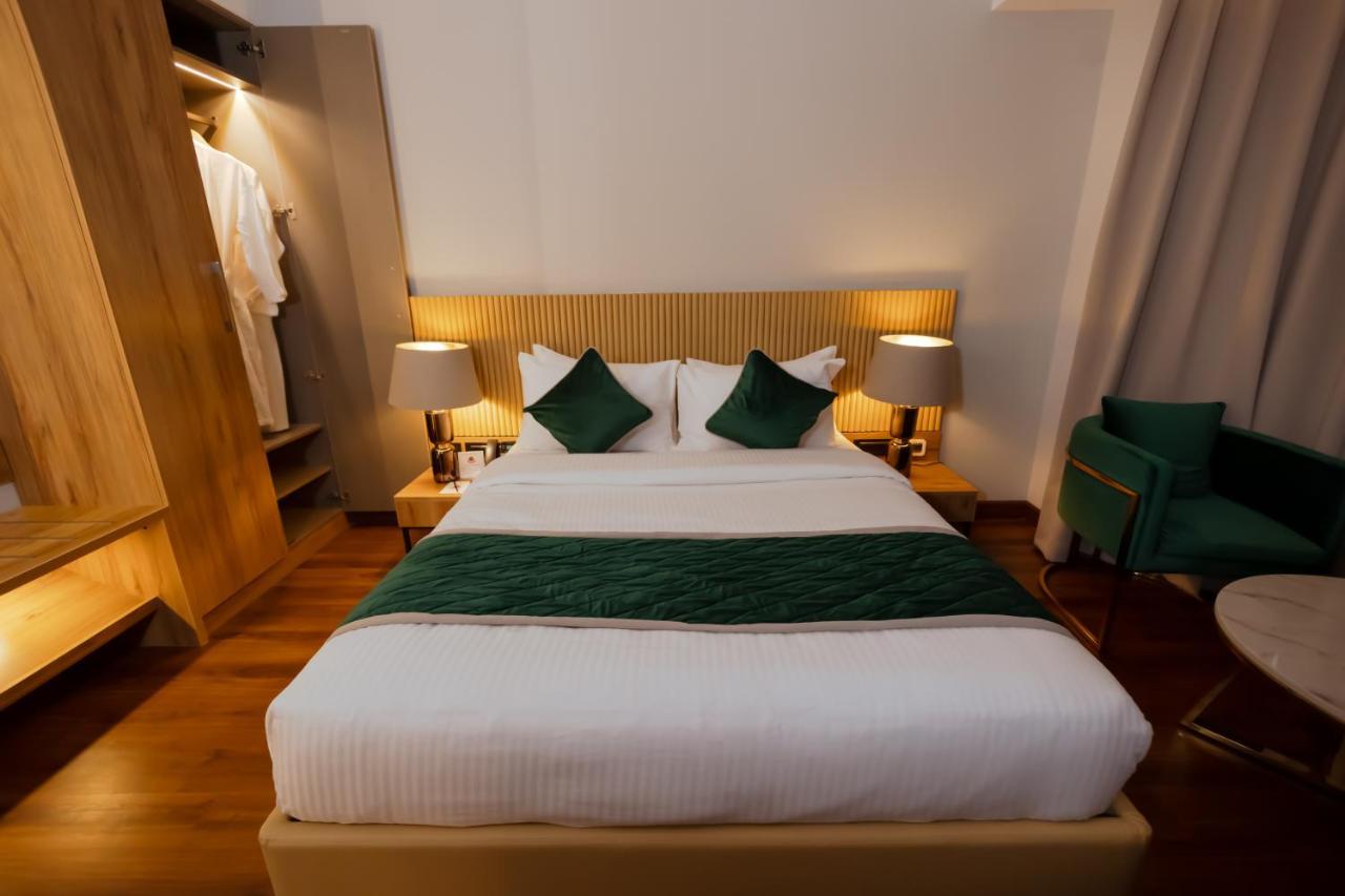 Executive King Room,1378881389:JPEG