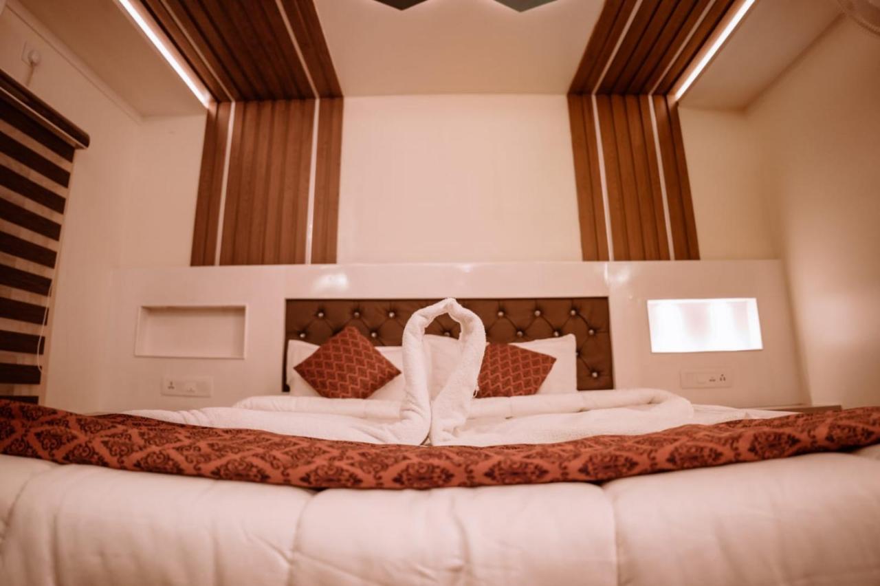 Premium Room Full Time A or C Complimentary Hi-Tea