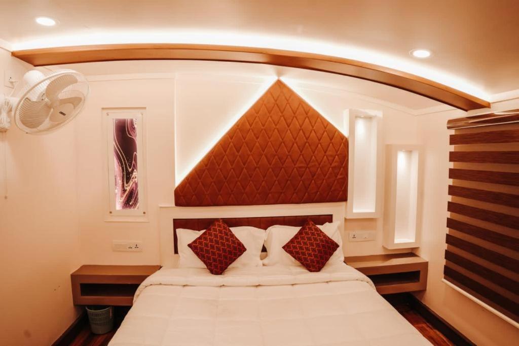 Premium Room Full Time A or C Complimentary Hi-Tea