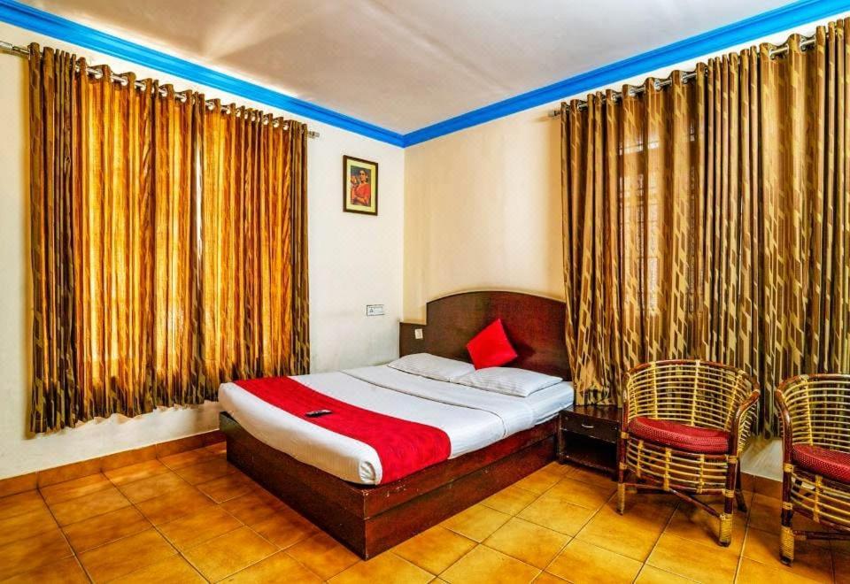Deluxe Double Room (2 Adults + 1 Child)