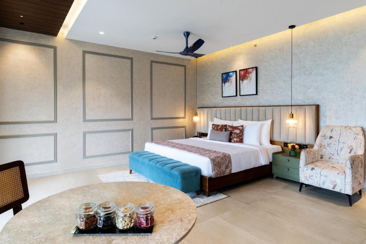 Flora Misty Suite