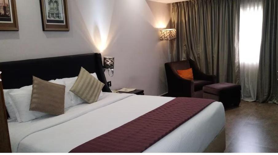 Superior King Room