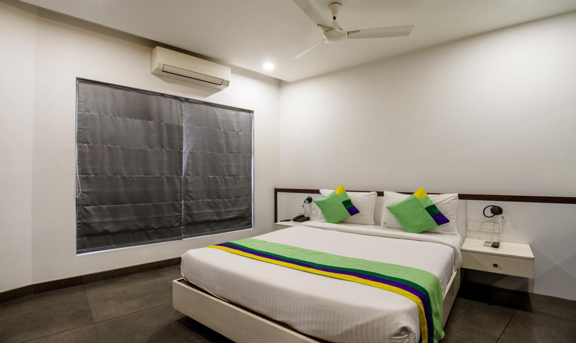 Standard Room with King Bed
