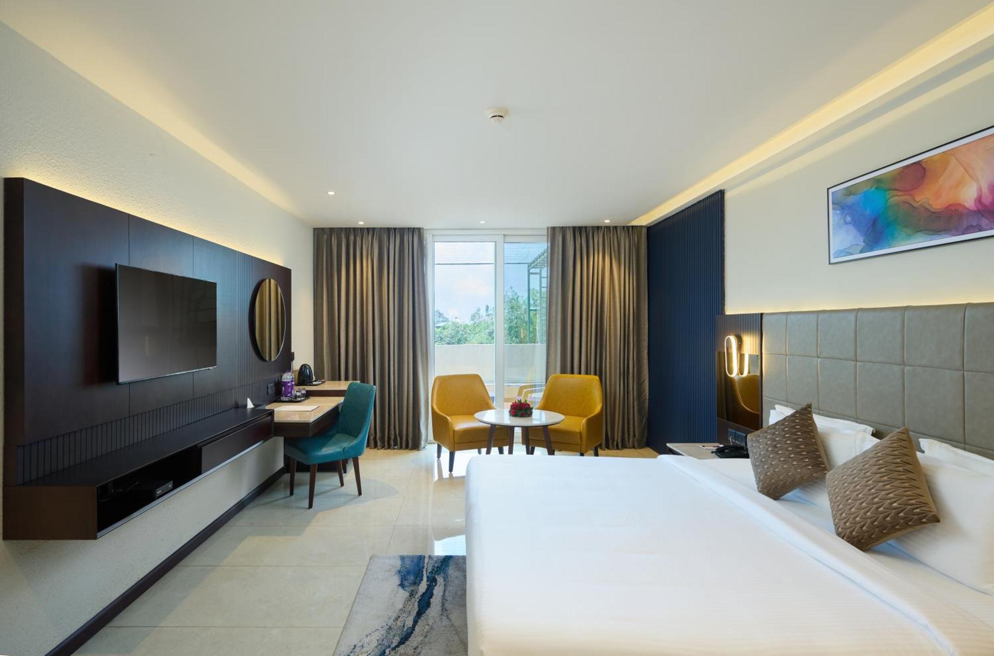 Executive club room complimentary airport transfers