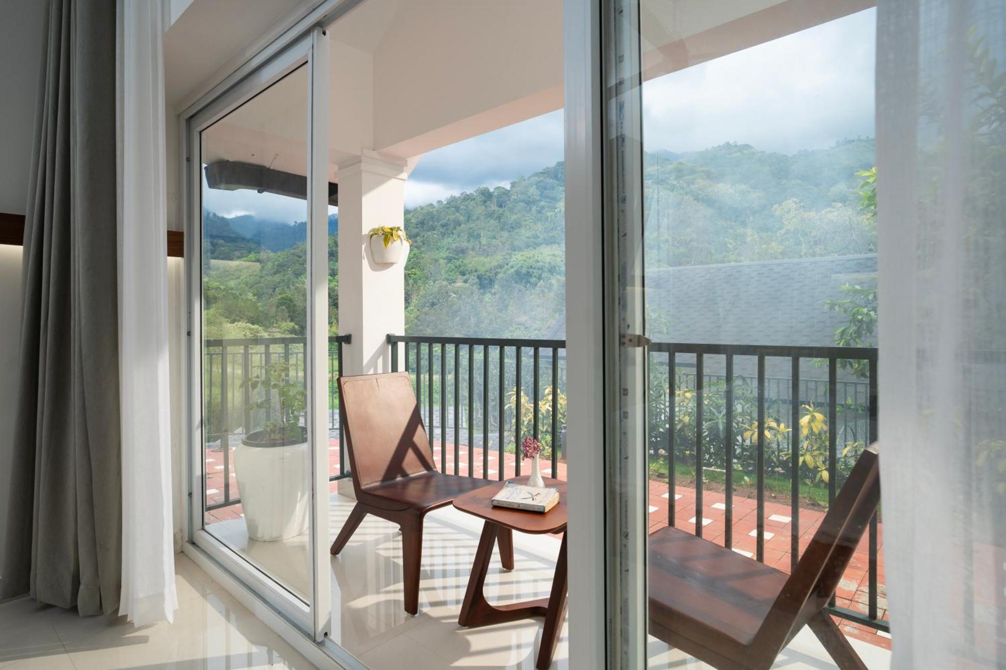 Double Room Mountain View