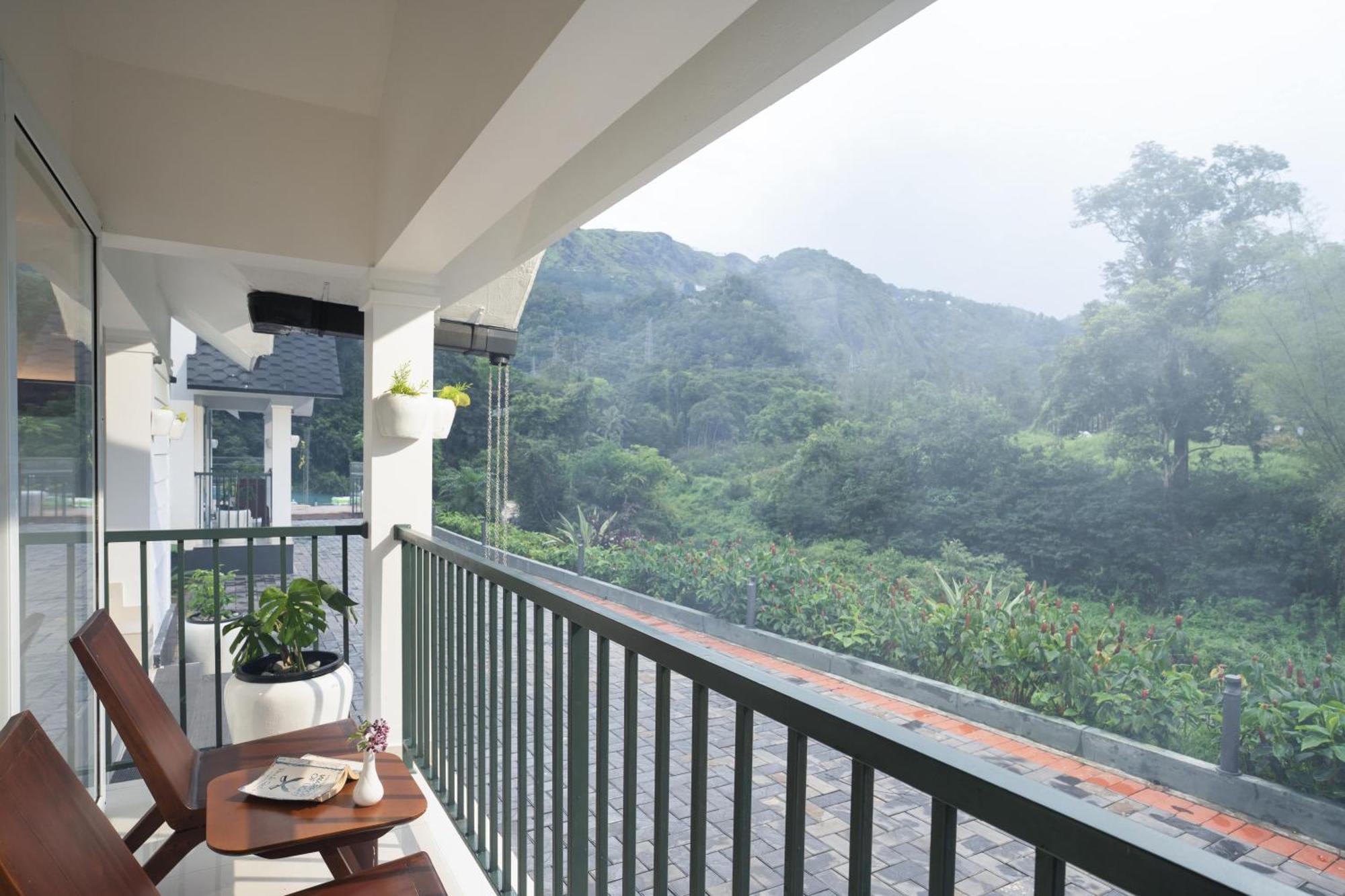 Double Room Mountain View