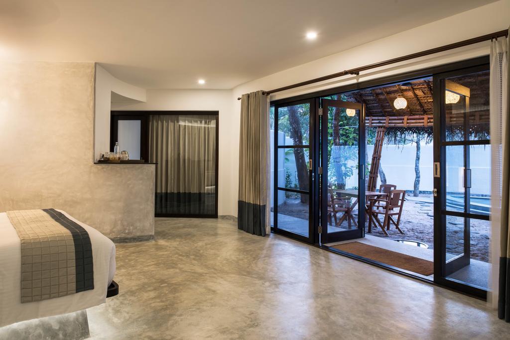 White Pearl Villa with Plunge Pool