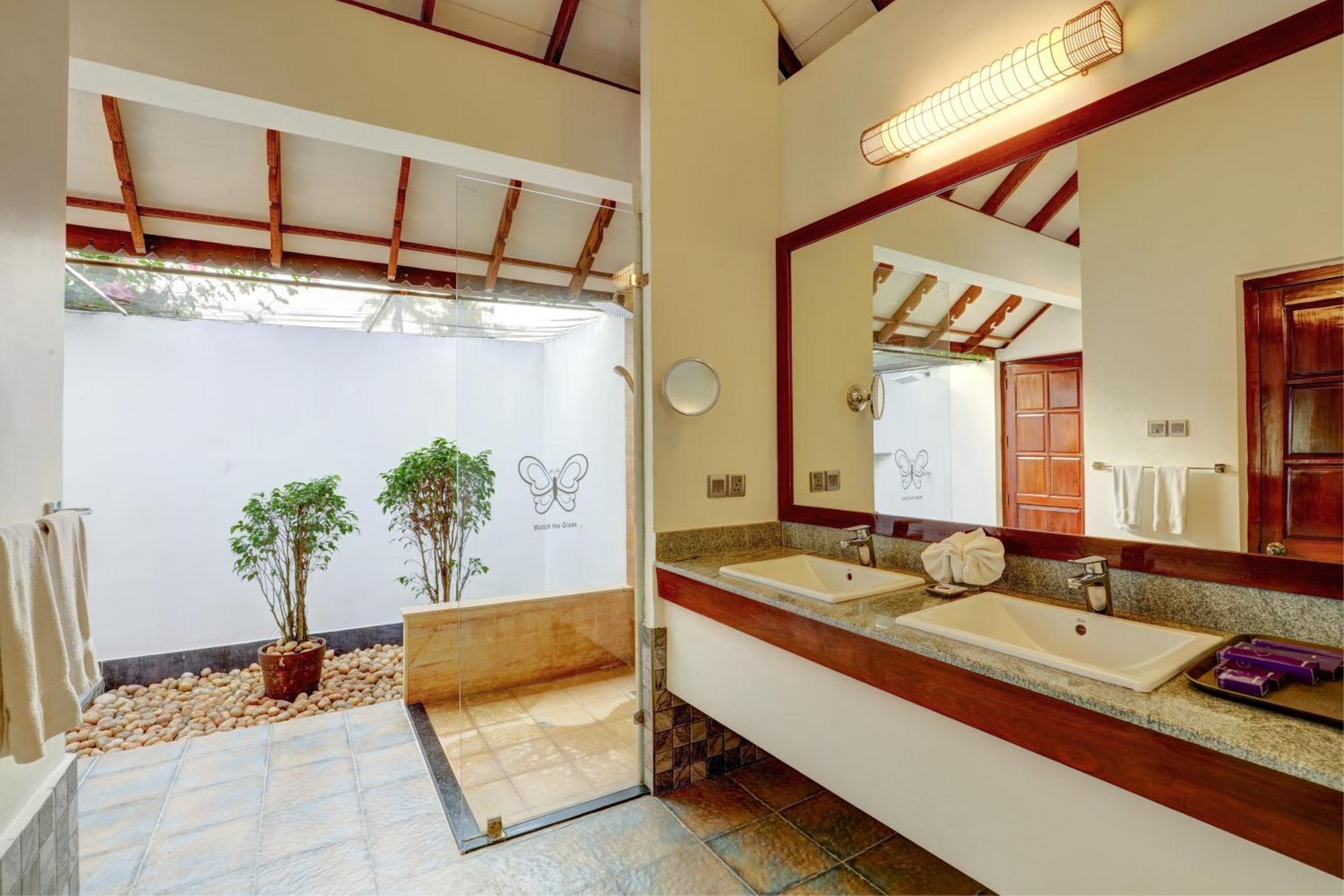 Poolside Villas Plunge pool on Buffet Meals & Spa Guaranteed Complimentary Cruise subject to weather condition & Hi-Tea Signature Activities & Experiences