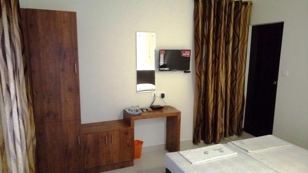 Chambre Lit Jumeaux de Luxe avec Ventilateur