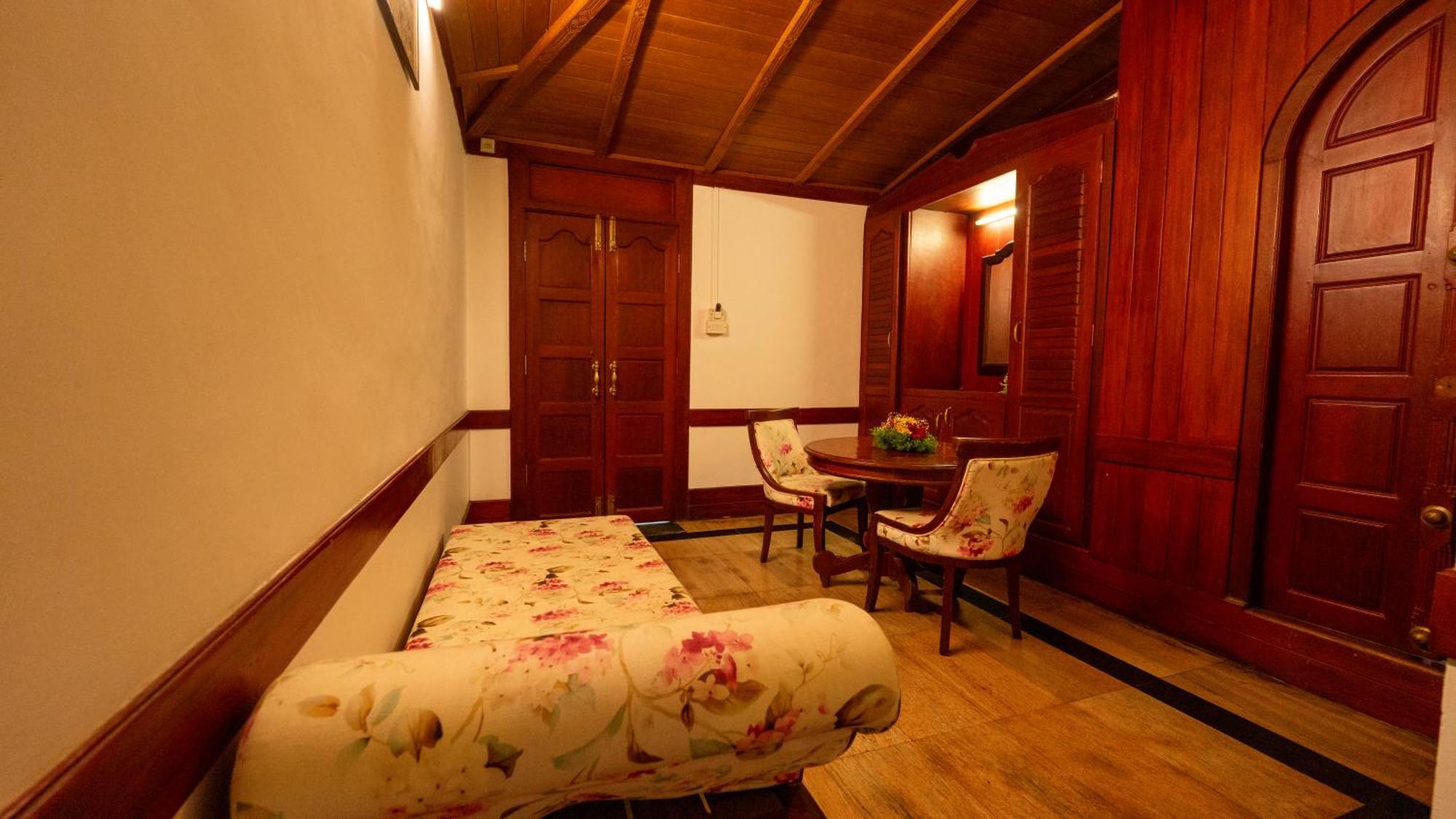 Double Room,1587510459:JPEG