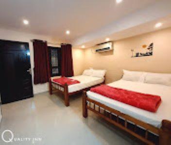 Deluxe Two-Bedroom Apartment with Garden View