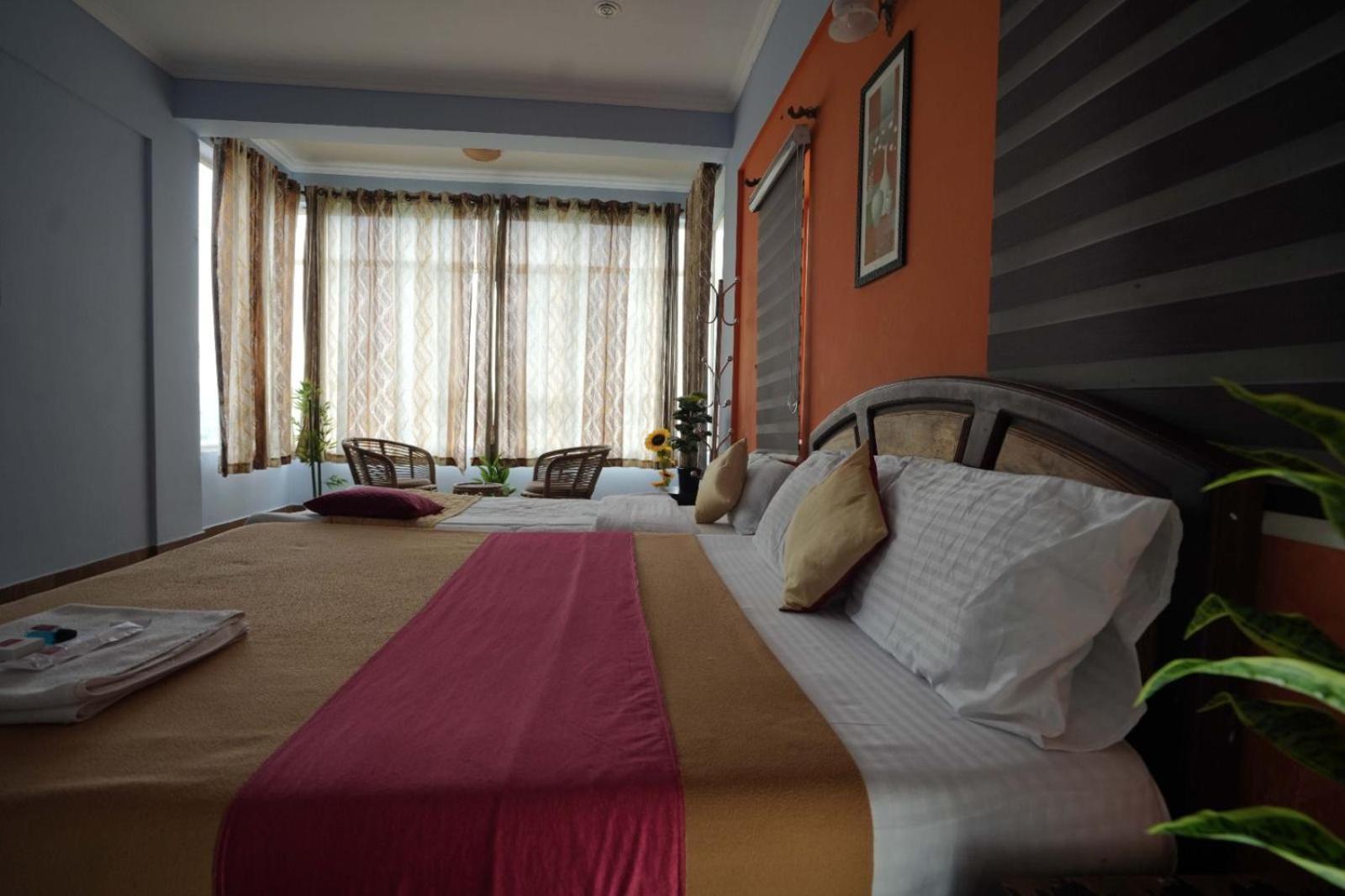 Deluxe Queen Room