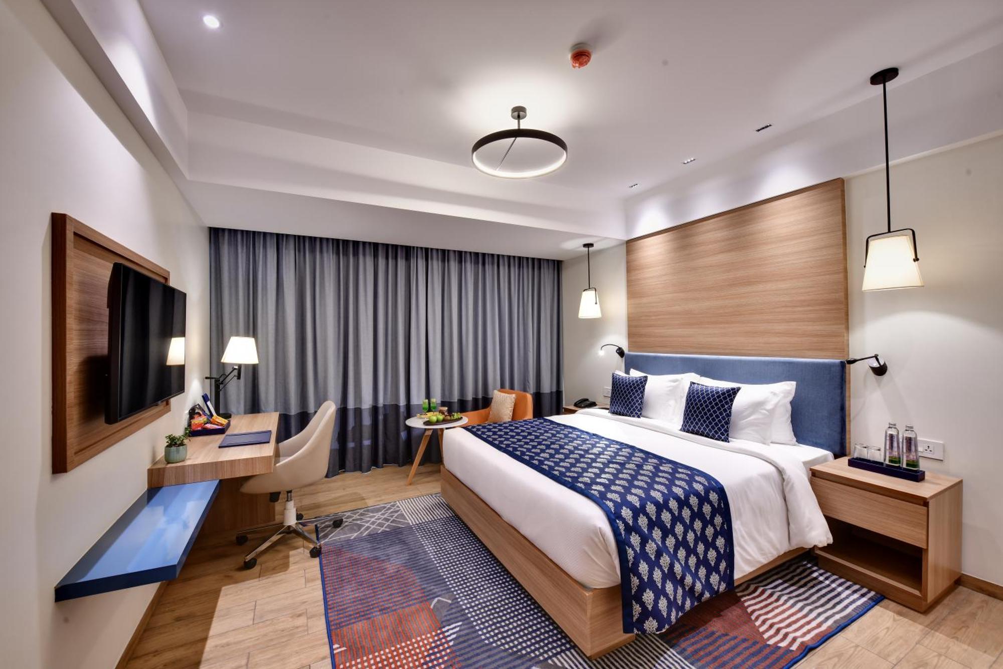 Superior King Room