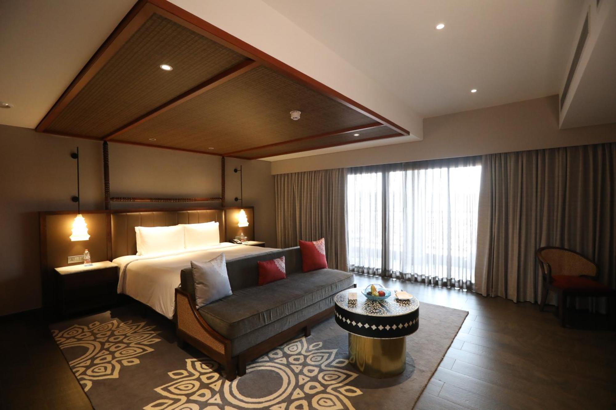 Premium Room Private Balcony King Bed & Hi-Tea