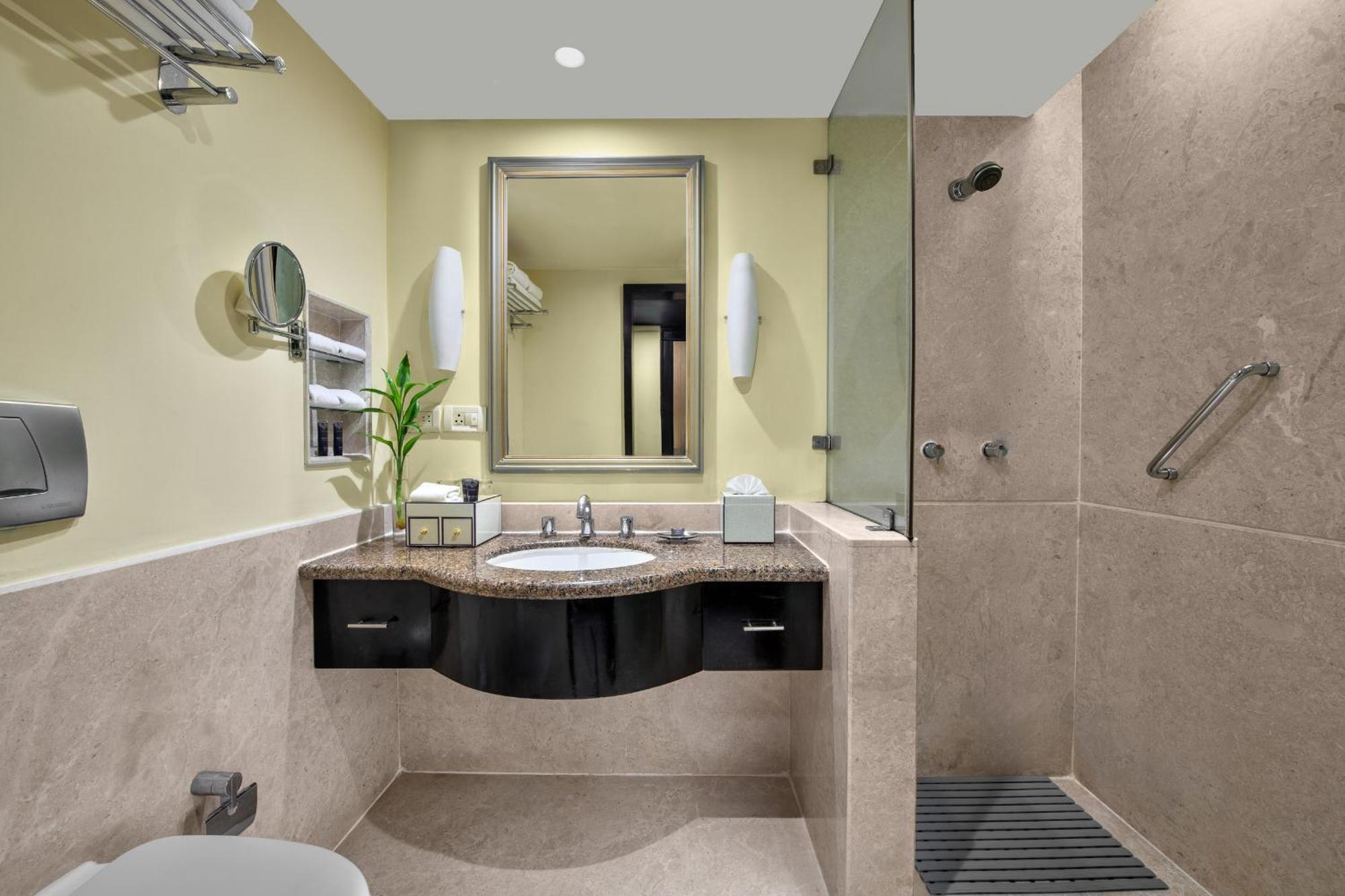 Executive Room Sea View Queen Bed,1665407505:JPEG