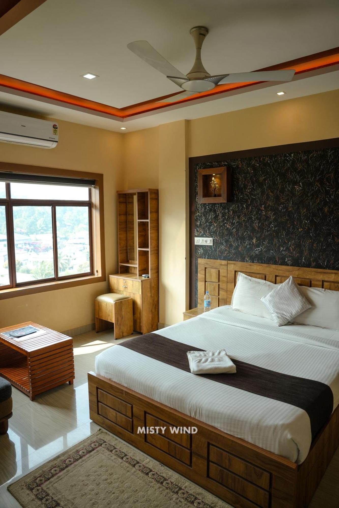 Deluxe Double Room (2 Adults + 1 Child)