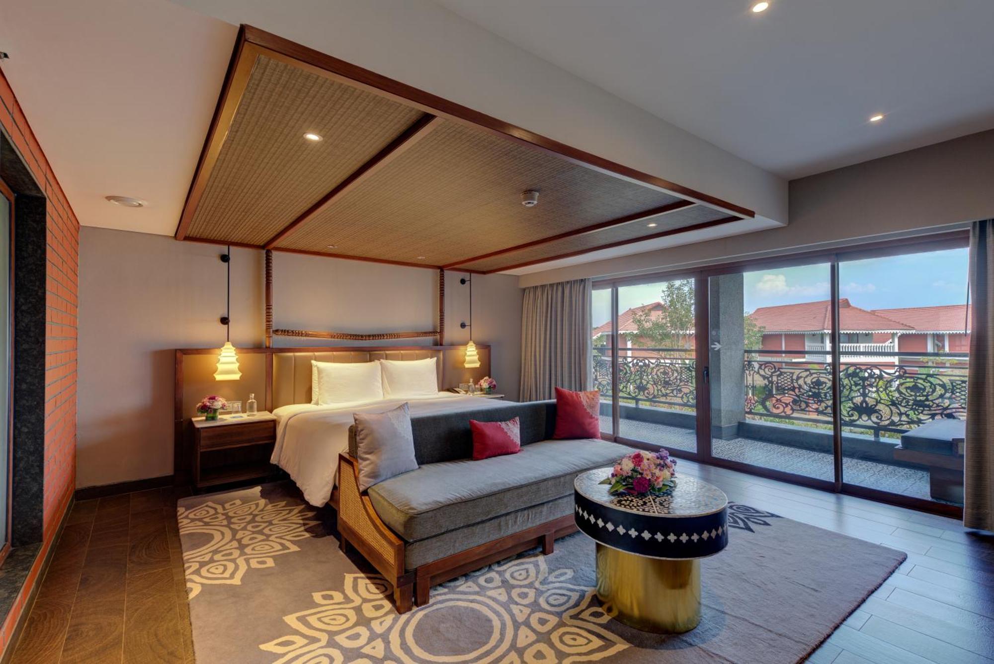 Premium Room Private Balcony King Bed & Hi-Tea