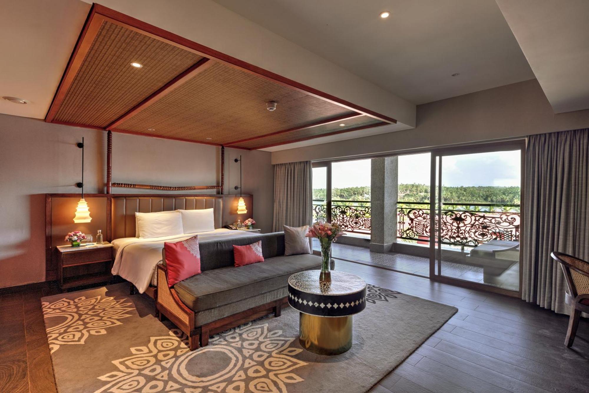 Premium Room Private Balcony King Bed & Hi-Tea