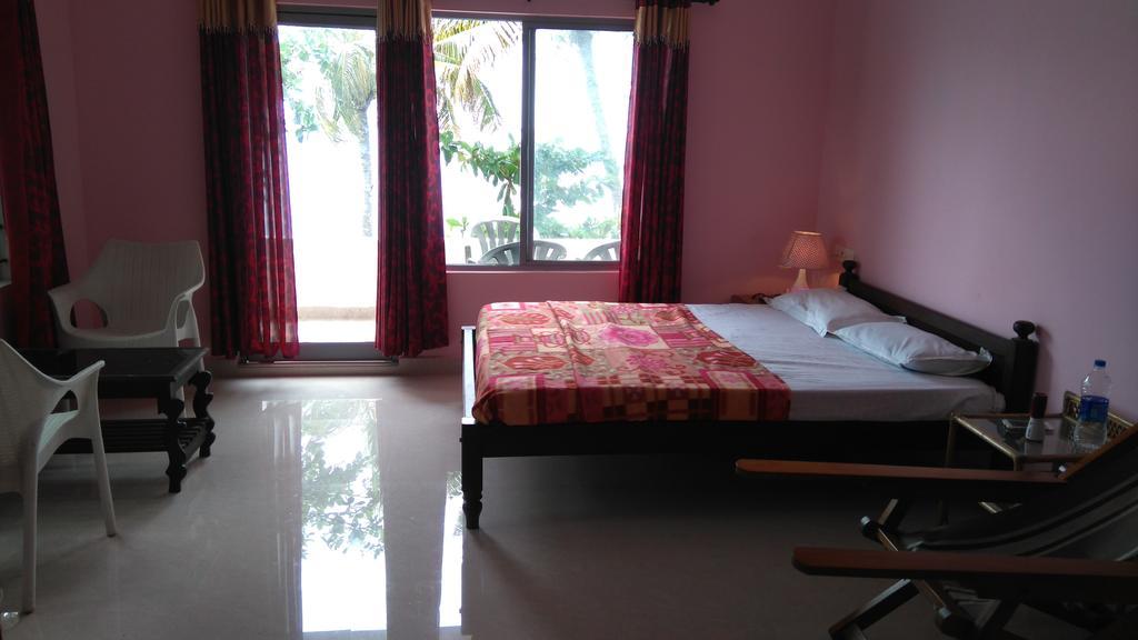 Double Room with Balcony (2 Adults + 1 Child),266738585:JPEG