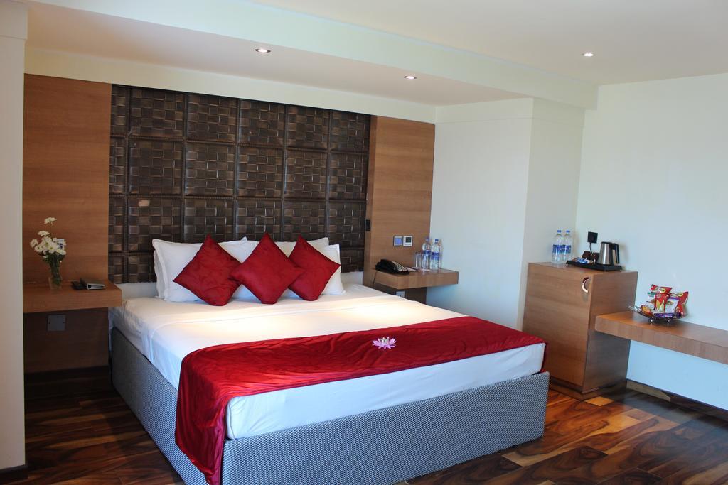 Premium Twin Room with Lake View - Non-Smoking