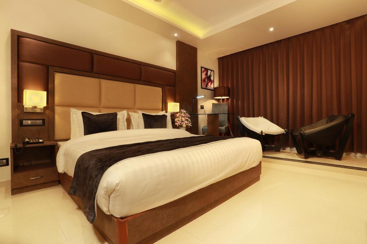 Deluxe King Room,759296864:JPEG