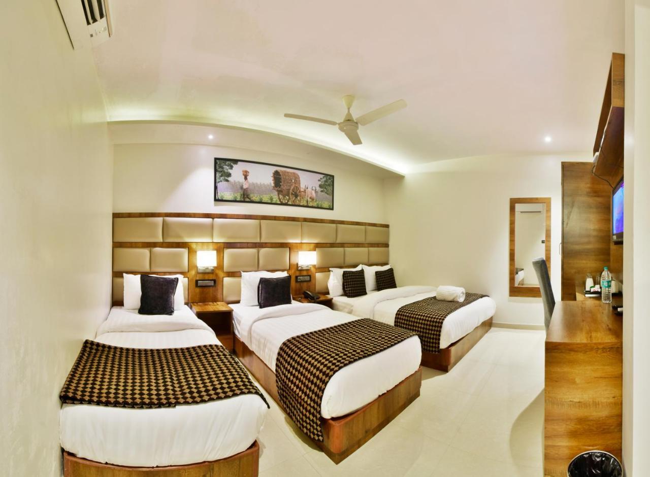 Deluxe Family Room