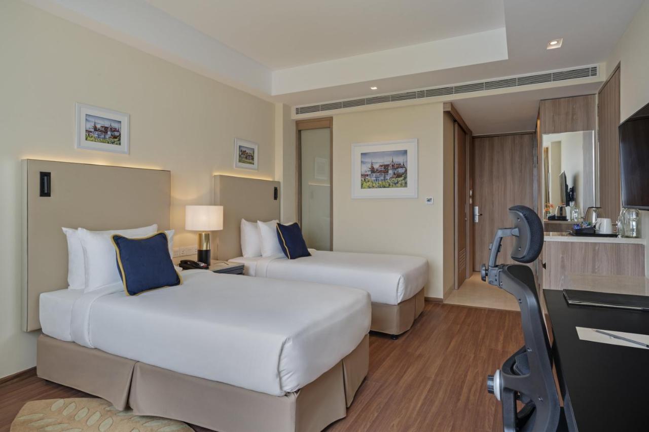 Elite Room - - 10% Discount on Food, Soft beverages, Laundry, Spa & Saloon Services