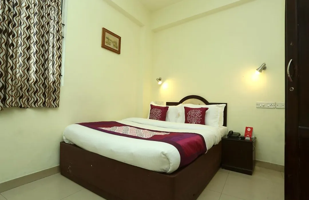 Oyo 11492 Gateway Inn-1