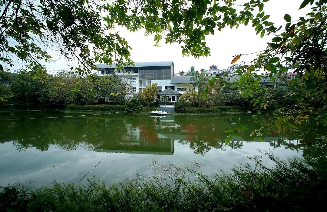 Emerald Hills Club-1