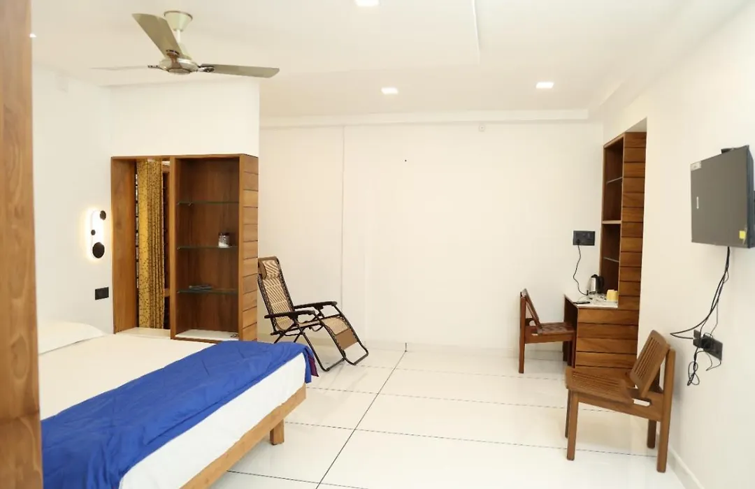 Quilon Lake Inn-1