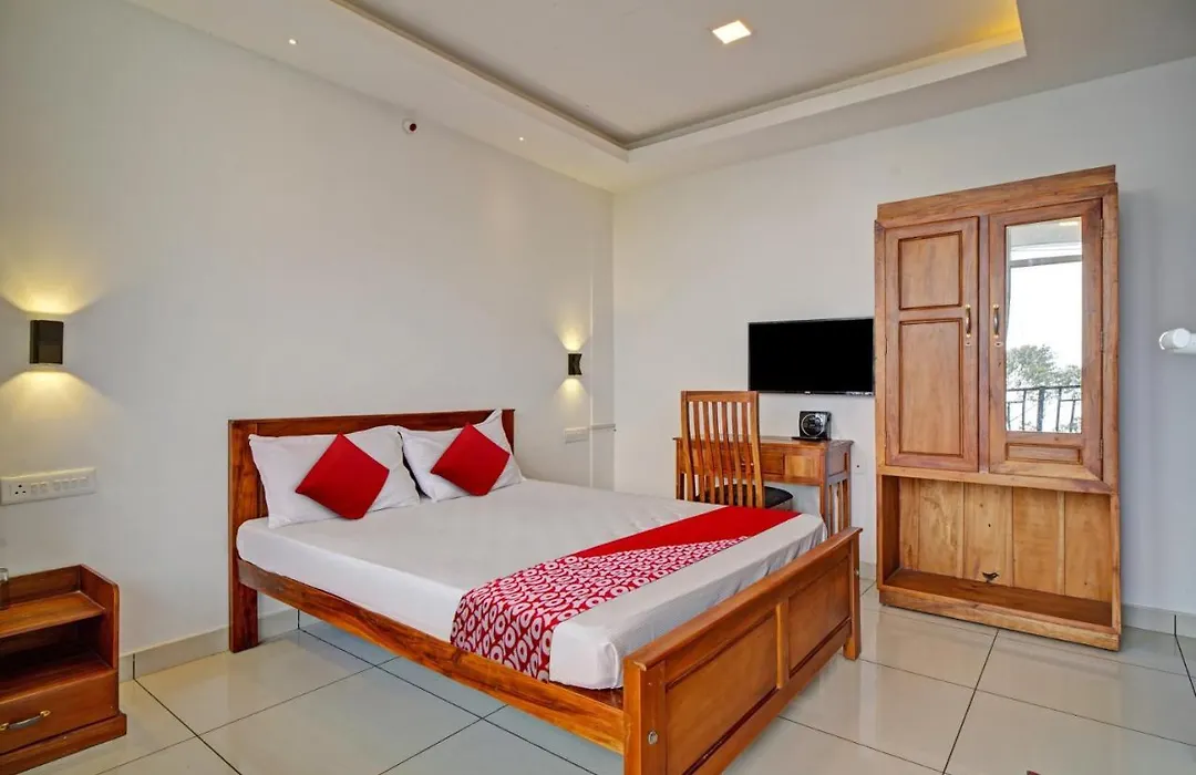 Oyo Flagship Misty Clouds Hotel-1