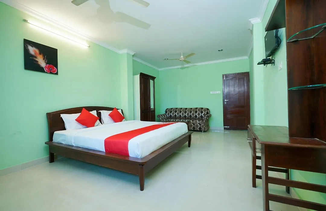 Oyo Flagship Malabar Plaza Residency-1