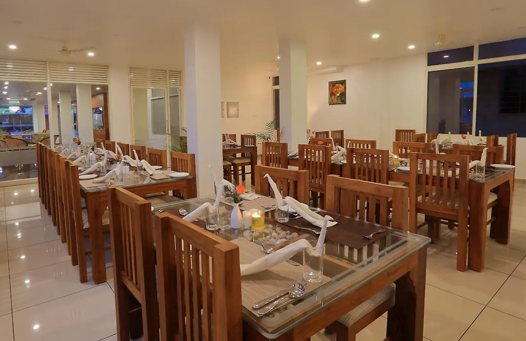 Hotel Livinns Thekkady-1