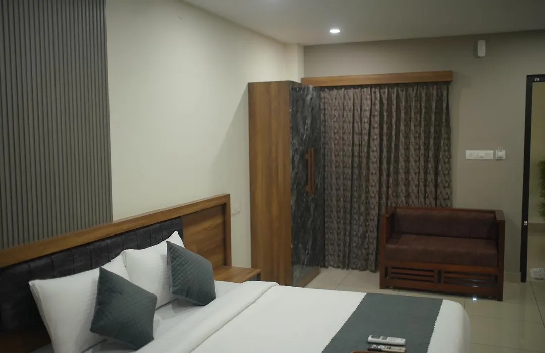 Cruz Inn Calicut-1