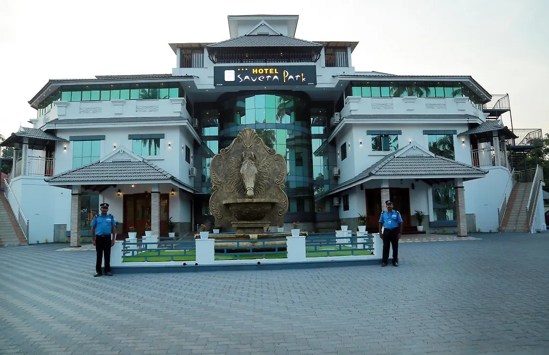 Hotel Savera Park-1