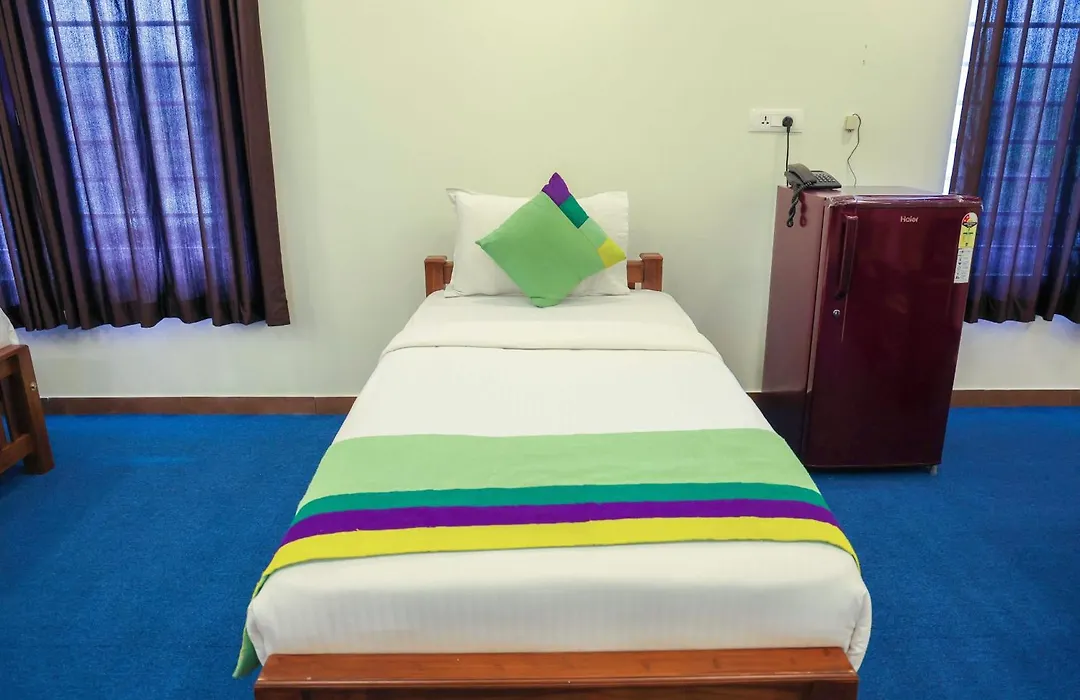 Treebo Golden Terminal Kochi Airport With Swimming Pool-1