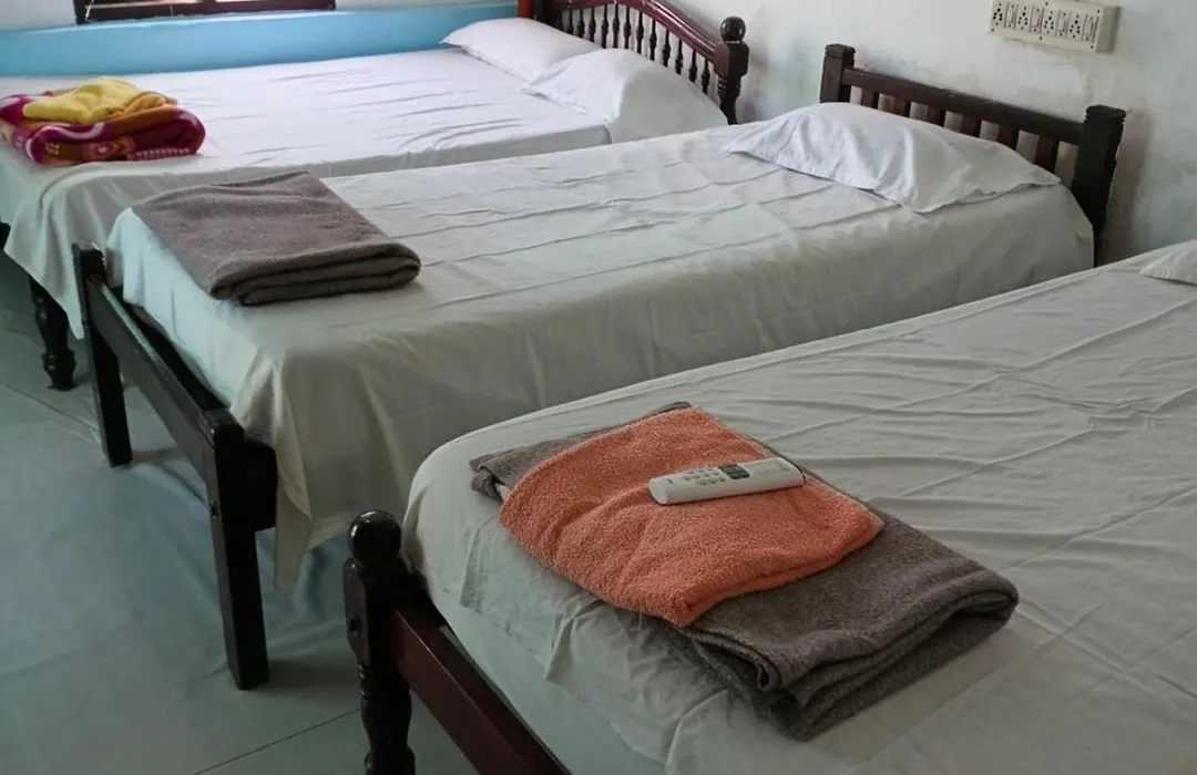 Johnson'S Homestay With Pool & Ecohouseboat Near Town Beach-1