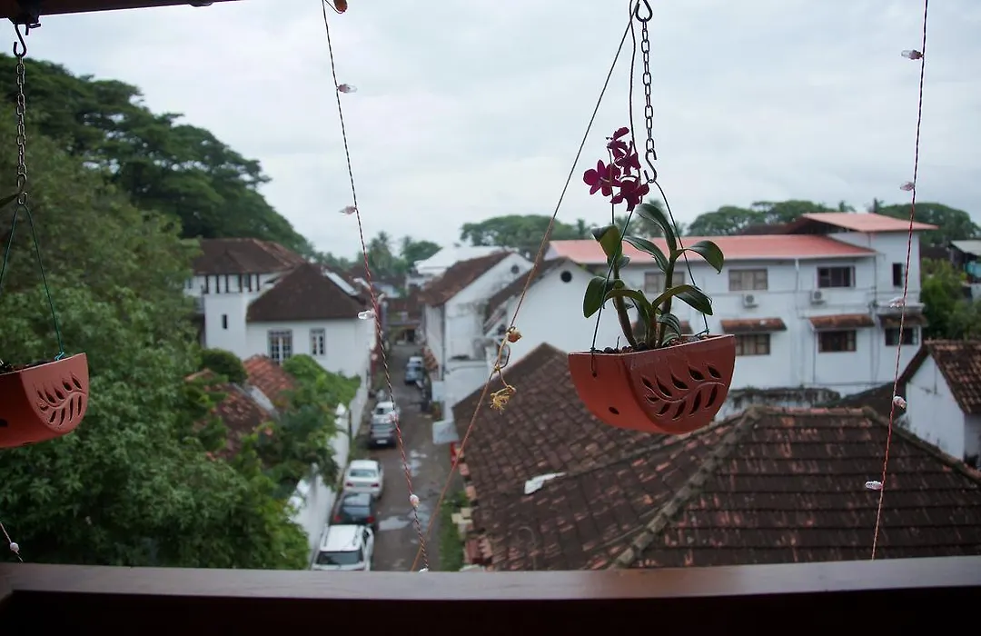 Roses Inn Fortkochi-1