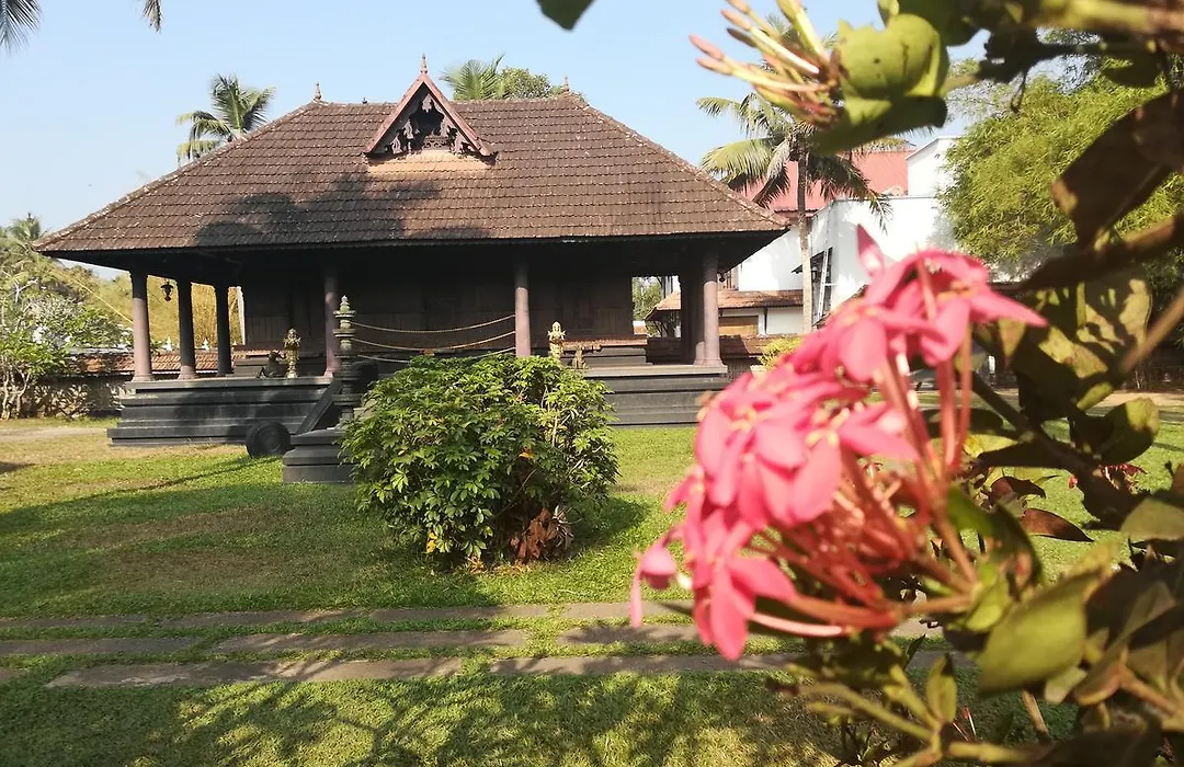 Travancore Palace Hotel Alappuzha-1