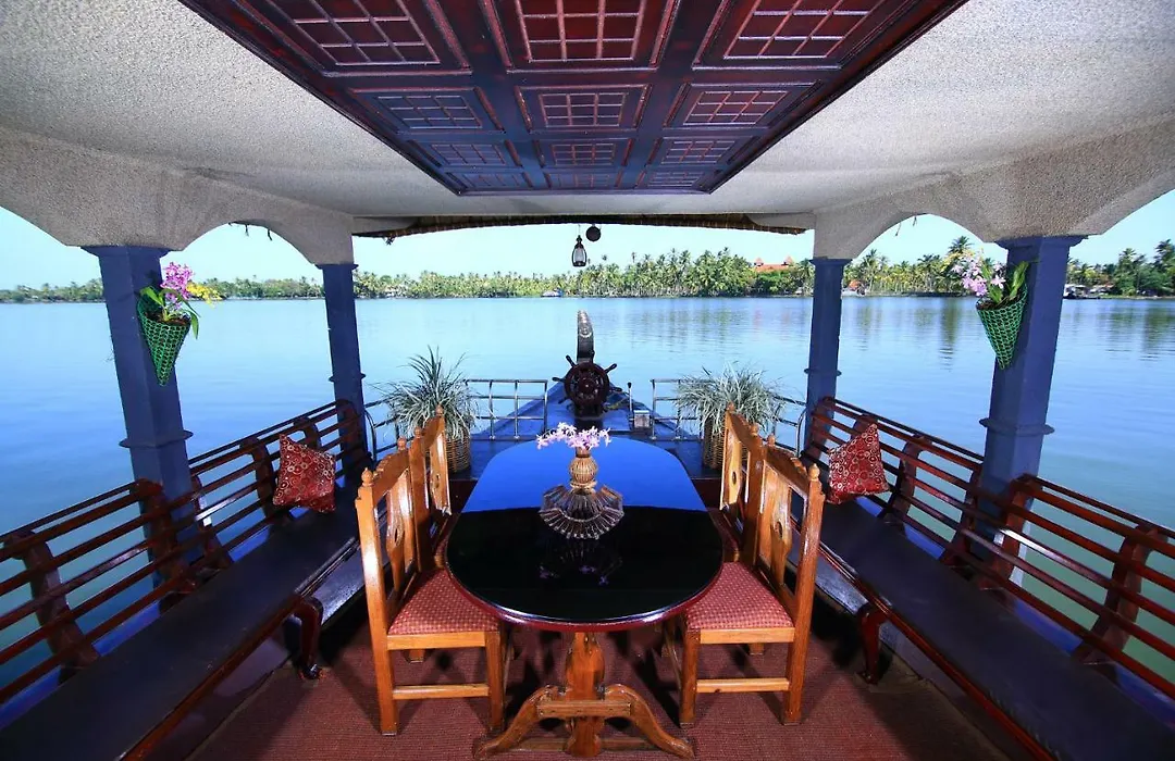 Angel Queen House Boats-1