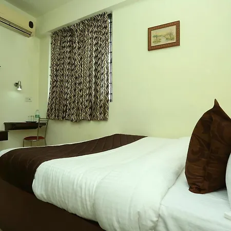 Oyo 11492 Gateway Inn-3