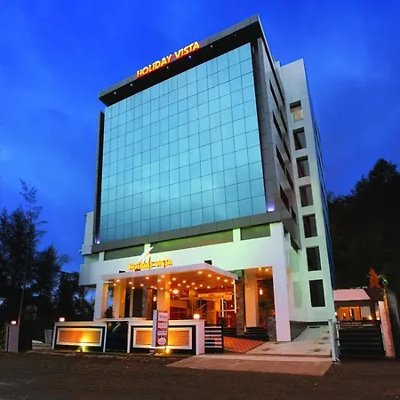 Holiday Vista Thekkady A Premium Hotel Near Periyar Wild Life Sanctuary With Sky View Pool-3