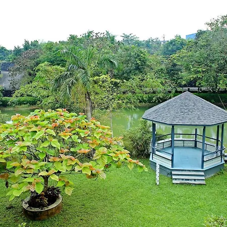 Emerald Hills Club-3
