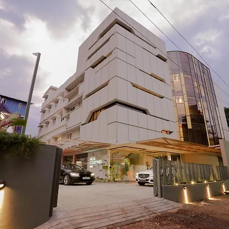 Hilux Courtyard-2