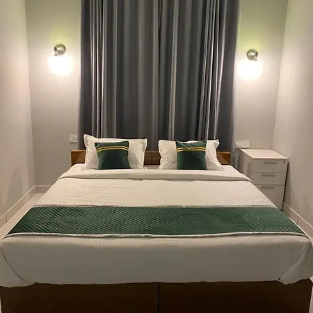 Hollywood Rooms-2
